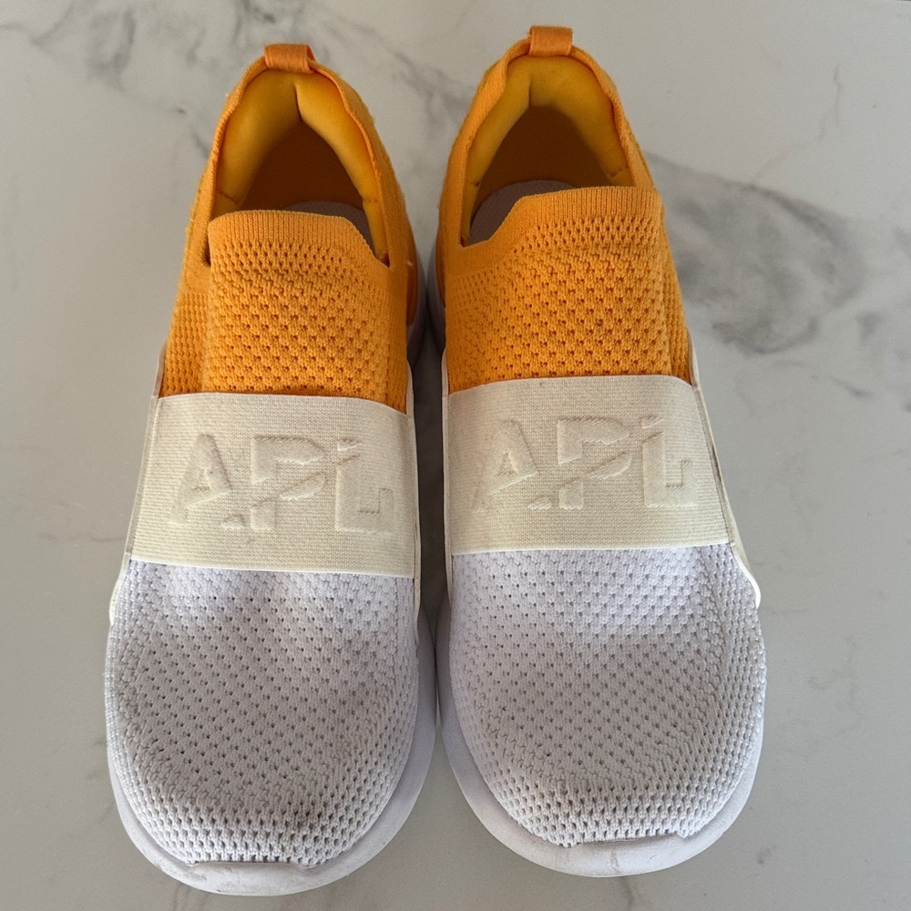 Women’s APL TechLoom Bliss sneakers 9.5